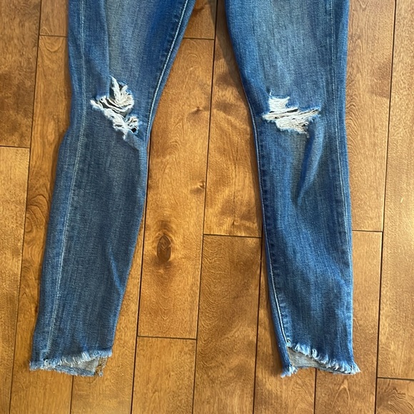 Joe’s Skinny Ankle Distressed Size 26 Denim - Picture 6 of 9